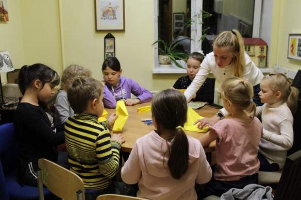 Искусство оригами освоят дети на занятии от семейного центра Левобережного