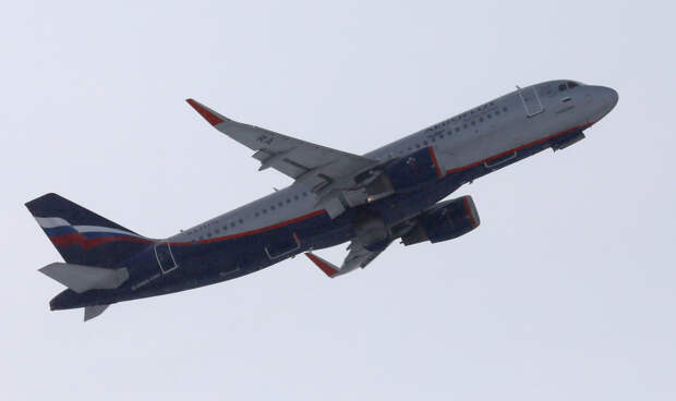 Аэропорты Москвы возобновили работу