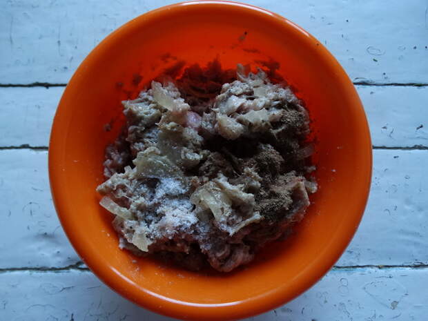 Пирог «Капустная слойка» (тесто - капуста, начинка - мясо)