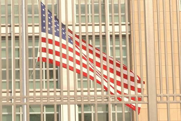 «Многие тысячи»: Кнутов назвал возможные потери США при операции на острове Харк