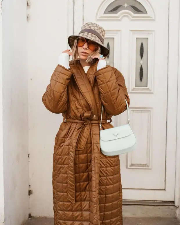 Как и с чем носить стеганое пальто: 11 модных примеров