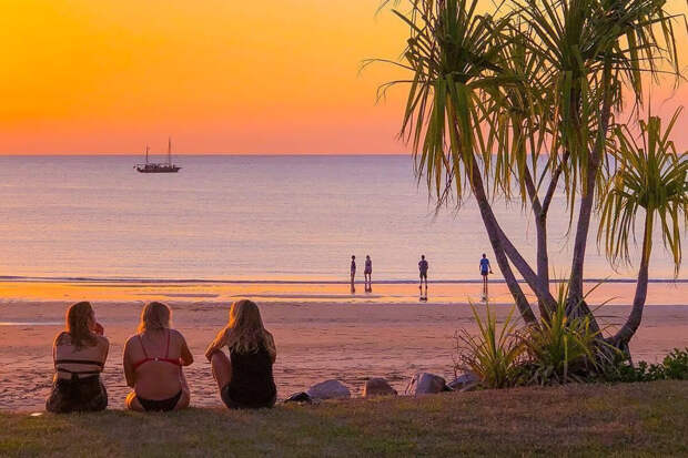 Shot: во Вьетнаме туриста из РФ пытались выгнать с пляжа
