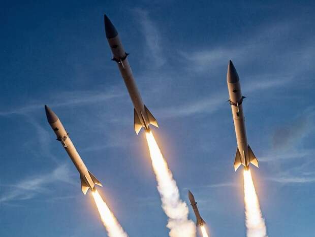 ВС РФ через Херсон нанесли массированный удар по Киеву