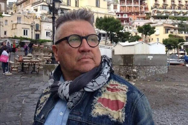 Шел по делам, упал и умер: внезапно скончался музыкант «Песняров» Портнов