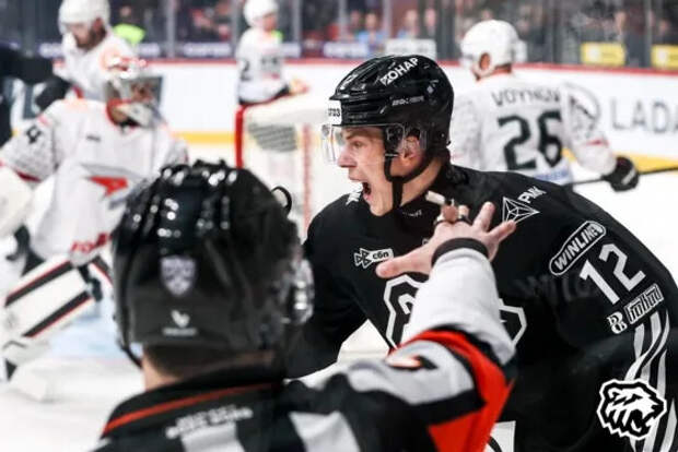 Возможно, самый красивый гол в соло – поднялся с колен и переиграл вратаря