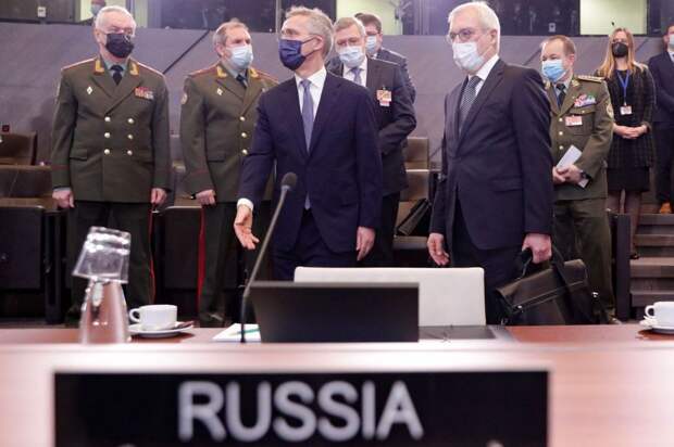 Совет Россия-НАТО в Брюсселе, Столтенберг и Грушко, 12.01.22.jpg