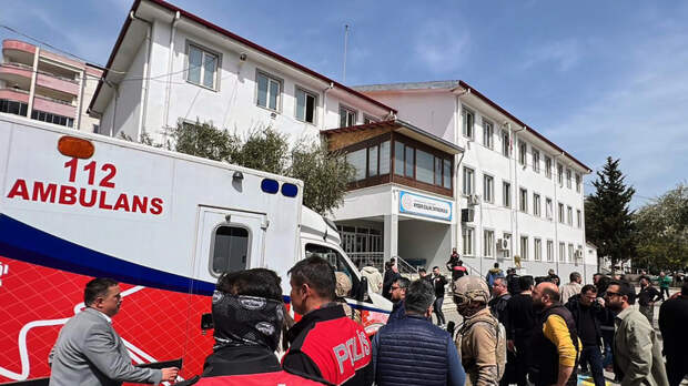 Погибшая при стрельбе в турецкой школе учительница закрыла собой детей