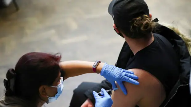 Включая вакцинацию от COVID-19: Минздрав России утвердил национальный календарь прививок