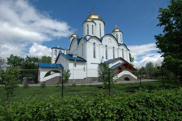 Вокруг храма Торжества Православия в Алтуфьеве появится живая изгородь Фото с сайта http://hramtprav.ru/