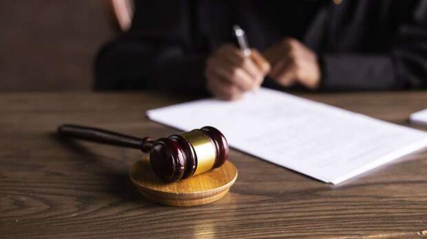 Экс-директора ФБК Ивана Жданова заочно арестовали по делу о мошенничестве