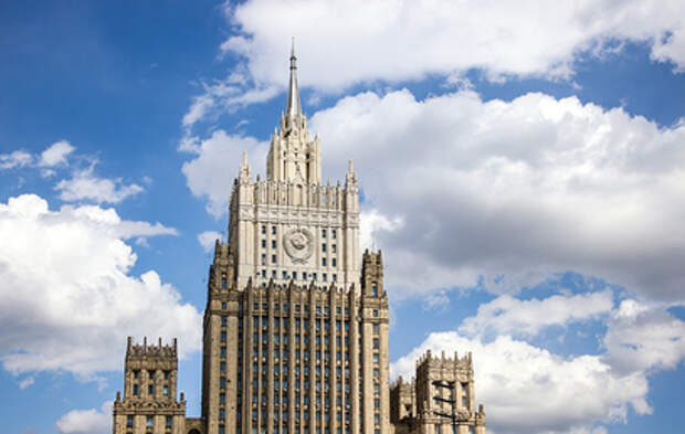 В Москве высмеяли угрозы Польши "дать по яйцам" России