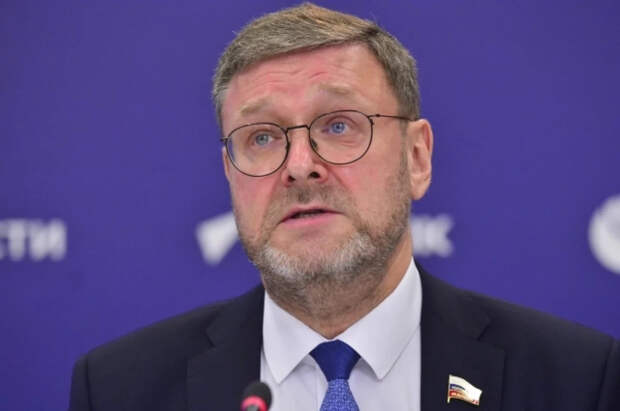 Косачев: Зеленский тянет время, потому что «у него один путь – к прокурору»