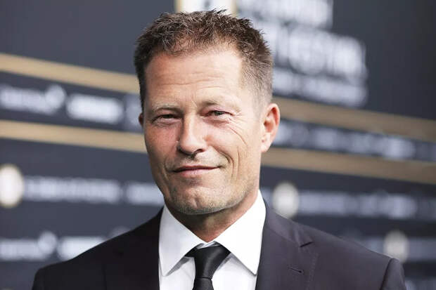 Тиль Швайгер на премьере фильма «Небеса подождут» во время 16-го Цюрихского кинофестиваля, 2 октября 2020 г.