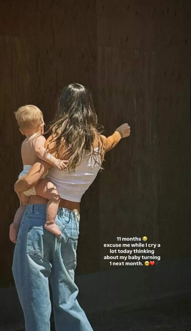 Хейли Бибер опубликовала эмоциональную сторис об 11-месячном сыне: «Я так много плакала»