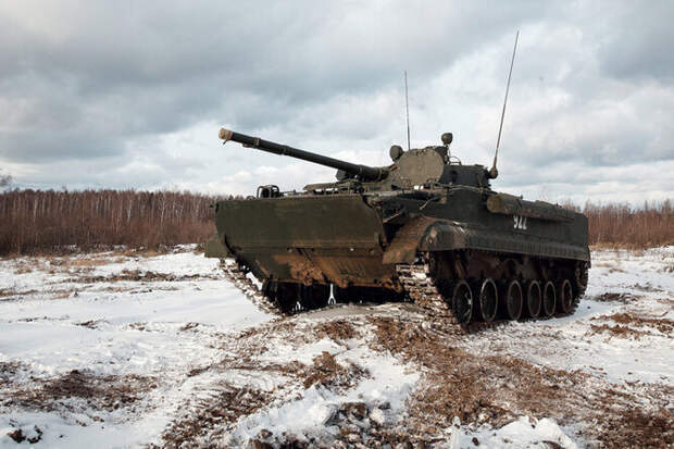 Тест-драйв БМП-3: наш редактор за штурвалом знаменитой машины