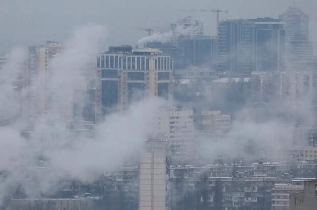 Коллапс и пробки до Румынии: жители Киева готовятся к массовому бегству