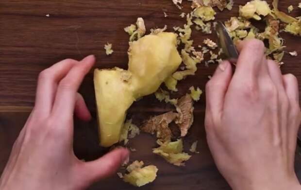 10 способов супербыстро очистить от кожуры продукты, используя имеющиеся в кухне предметы