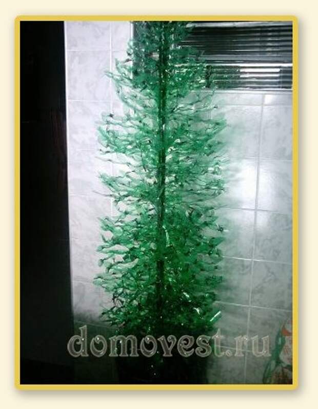 Новогодняя елка из пластиковых бутылок