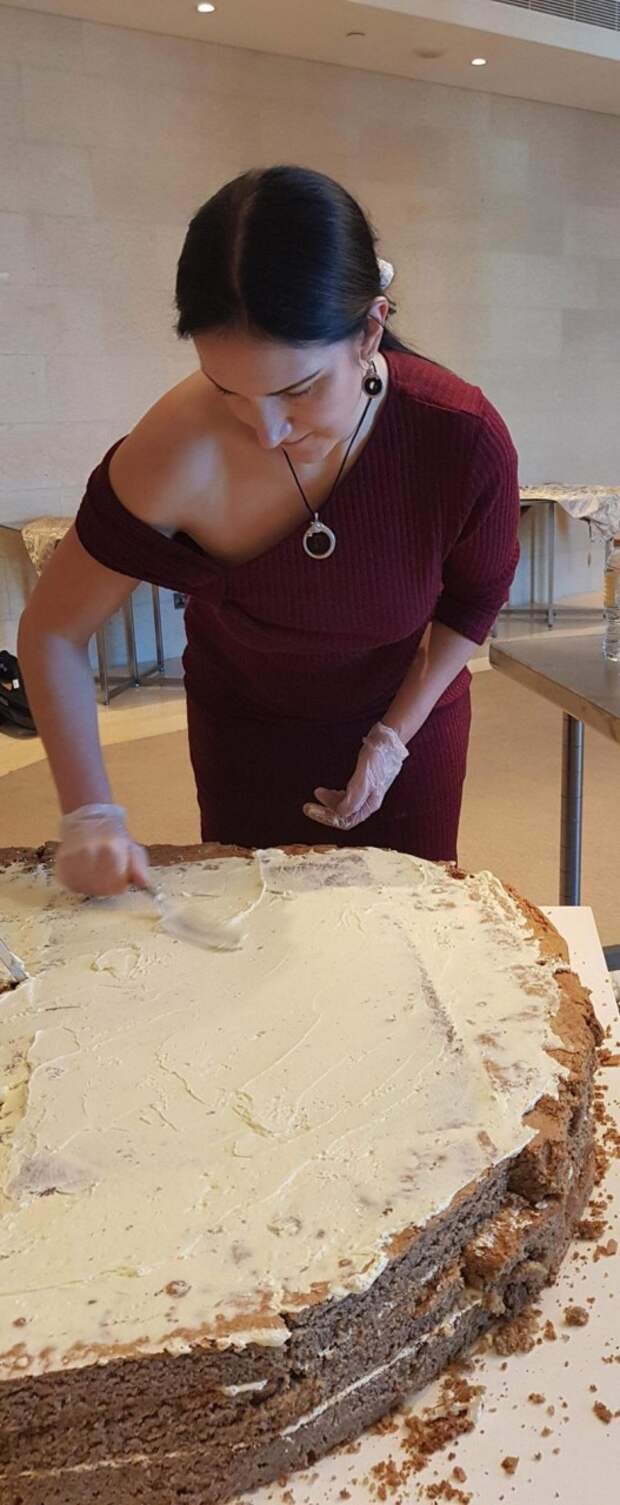 Торт в форме невесты в натуральную величину за миллион долларов