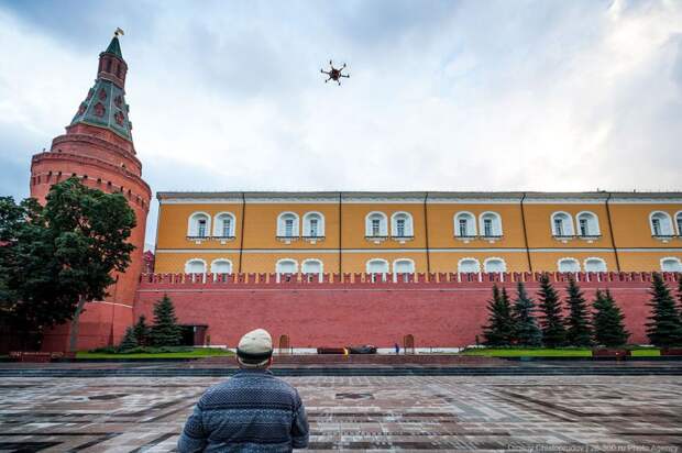 Пролетая над Московским Кремлём (22 фото)