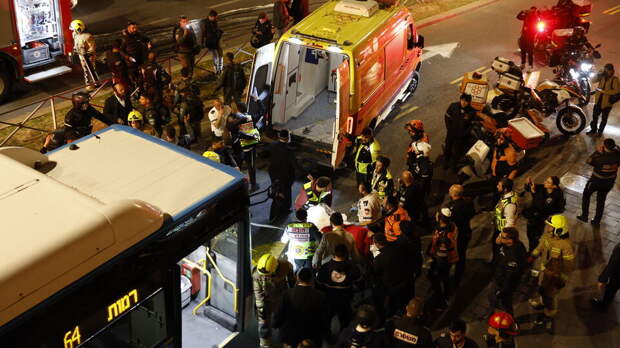 Автобус въехал в толпу протестующих ортодоксальных евреев в Иерусалиме