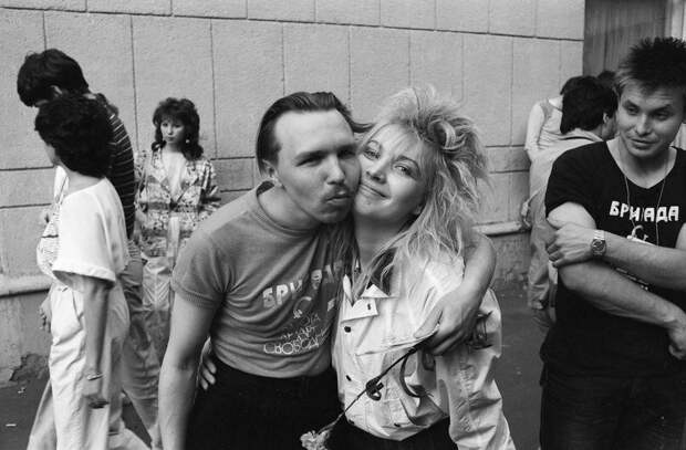 Как выглядят жены и подруги наших рок-легенд