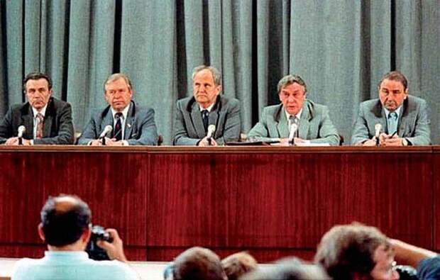 30 лет назад Ельцин запретил КПСС