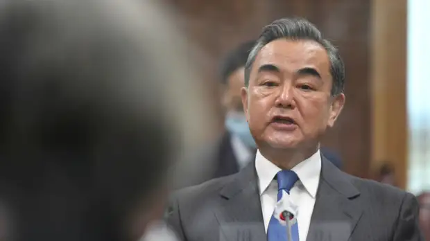 Глава МИД Китая призвал отменить односторонние санкции