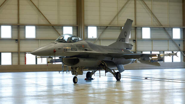 Reuters: Украина рассчитывает получить первые F-16 в июне-июле