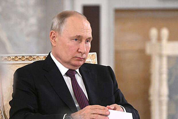 Путин заявил, что Запад пытается заигрывать с Индией