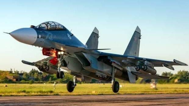 Истребители Су-30СМ ВКС РФ и ВВС Белоруссии совершили облет границы республики