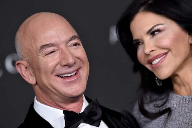 Jeff Bezos Lauren Sanchez Leonardo DiCaprio