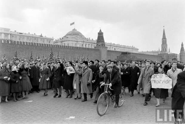 12 апреля 1961 года. Всенародное ликование СССР, гагарин, космос, ностальгия