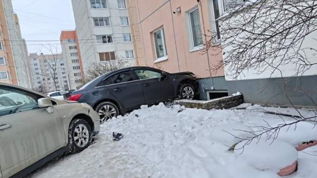 "Потерял сознание за рулем"