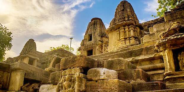 Изображение взято с сайта: https://blog.railyatri.in/wp-content/uploads/2017/01/Modhera-Sun-Temple.png