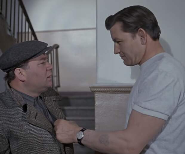 Кадр из комедии "Джентльмены удачи", 1971 год