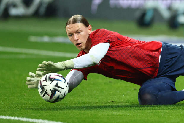 Сафонов объяснил пропущенный мяч после дальнего удара по центру ворот в матче с Никарагуа