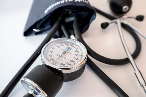 Доктор Мясников назвал четыре способа снизить давление без таблеток