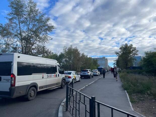 Огромные пробки образовались из-за пожара в центре Читы