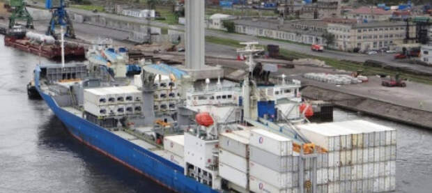 Эстонские ВМС задержали контейнеровоз под флагом Багамских островов с российским экипажем