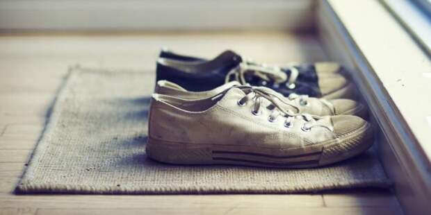 9-Reasons-You-Should-Never-Wear-Shoes-In-The-House