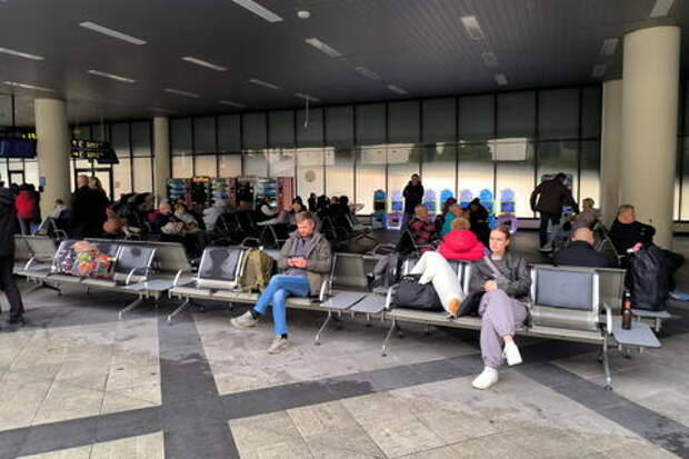 Беспилотная опасность, воющие сирены и план «ковер»: что происходило в Сочи ночью и как работал аэропорт