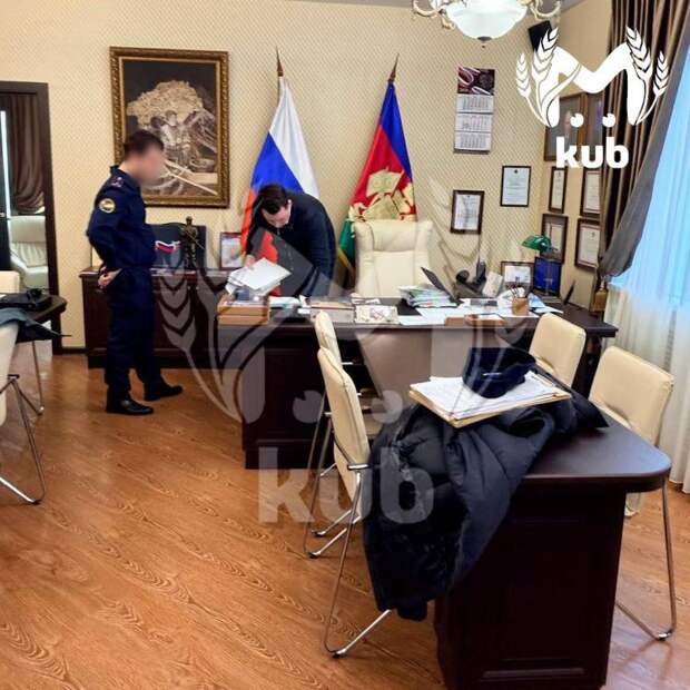 В доме и рабочем кабинете руководителя Приморско-Ахтарска прошли обыски