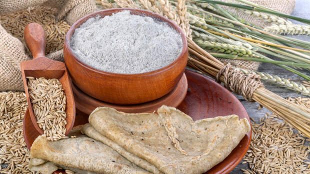 Россиянам объяснили, как добавление в блины ржаной муки отразится на здоровье