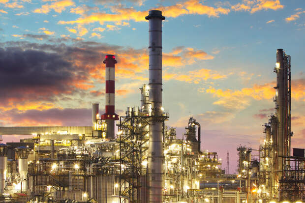 Пожар начался на НПЗ в саудовском Аль-Джубайле после ракетного удара