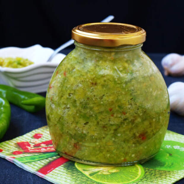 Аджика из болгарского и острого перца - рецепт с фото