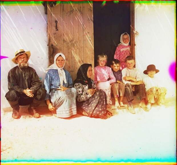 Крестьянская семья империя., путешествия, цветное фото