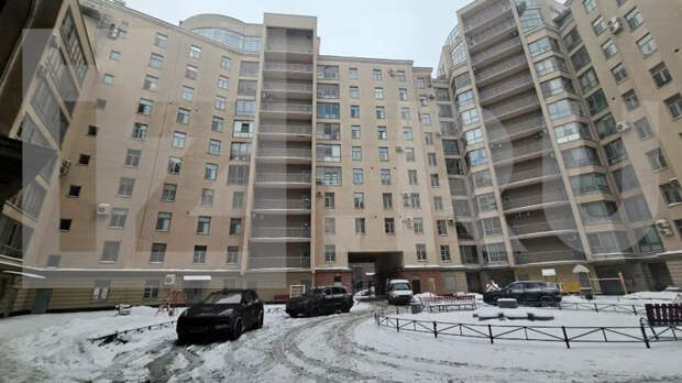 Мальчик выпал с седьмого этажа и выжил, благодаря помощи дворника