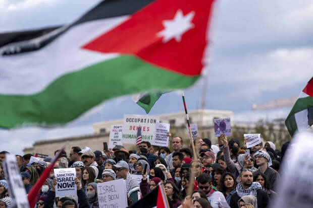 В Сан-Франциско задержали занявших фойе консульства Израиля демонстрантов