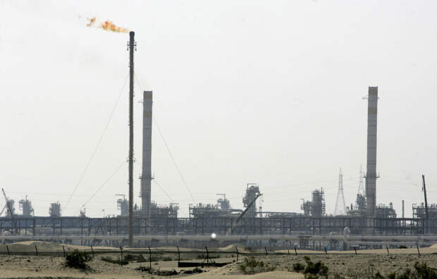 Газоперерабатывающий завод в ОАЭ приостановил работу после атаки